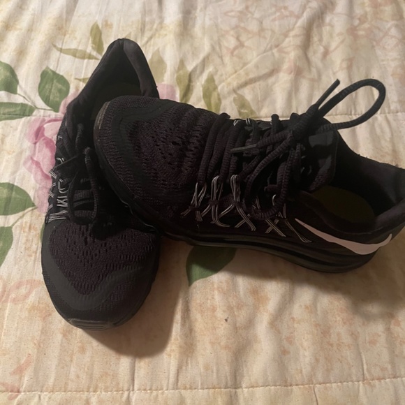 Nike sneakers size 4.5 - Picture 3 of 6